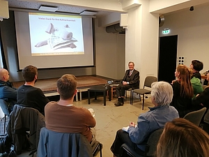Klaus Buchner bei Vortrag in Leipzig Klaus Buchner bei Vortrag in Leipzig