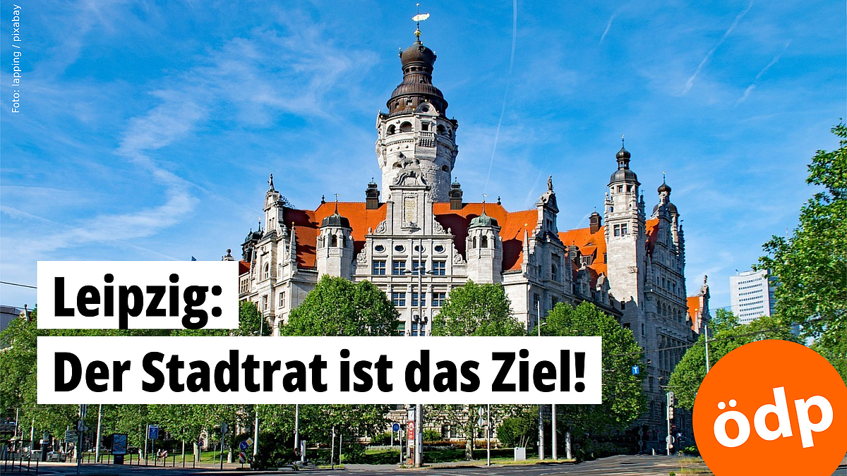Leipzig: Der Stadtrat ist das Ziel! Im Hintergrund das neue Leipziger Rathaus.